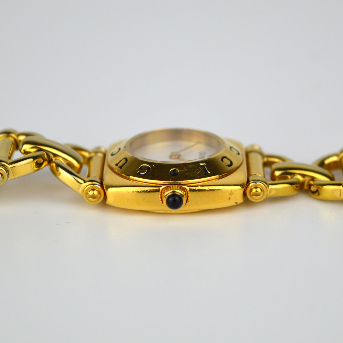 Gucci 6400L Shell Dial Vintage Watch