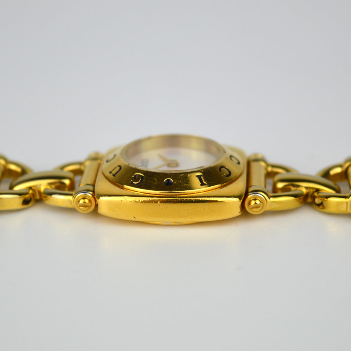 Gucci 6400L Shell Dial Vintage Watch
