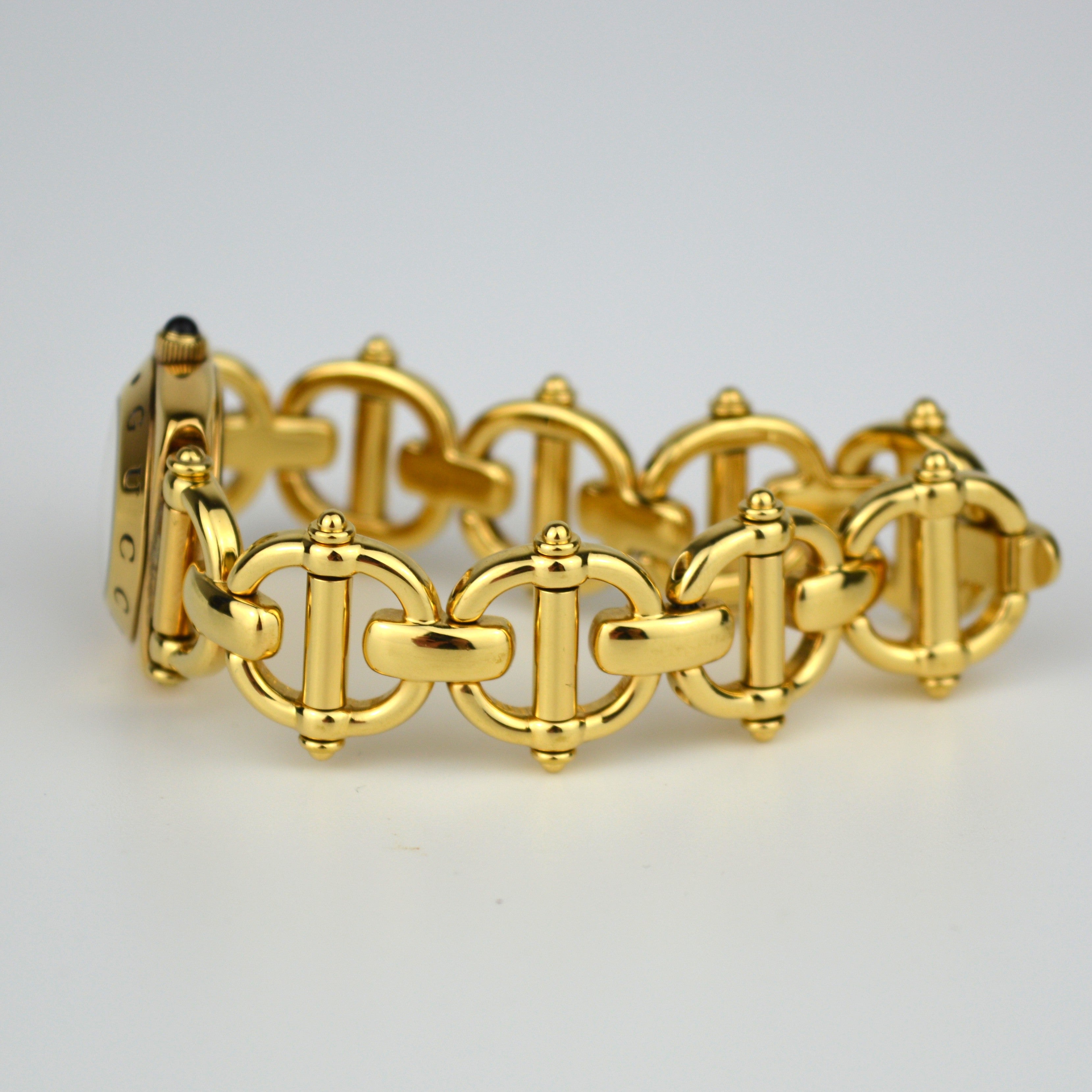 Gucci 6400L Golden Vintage Watch