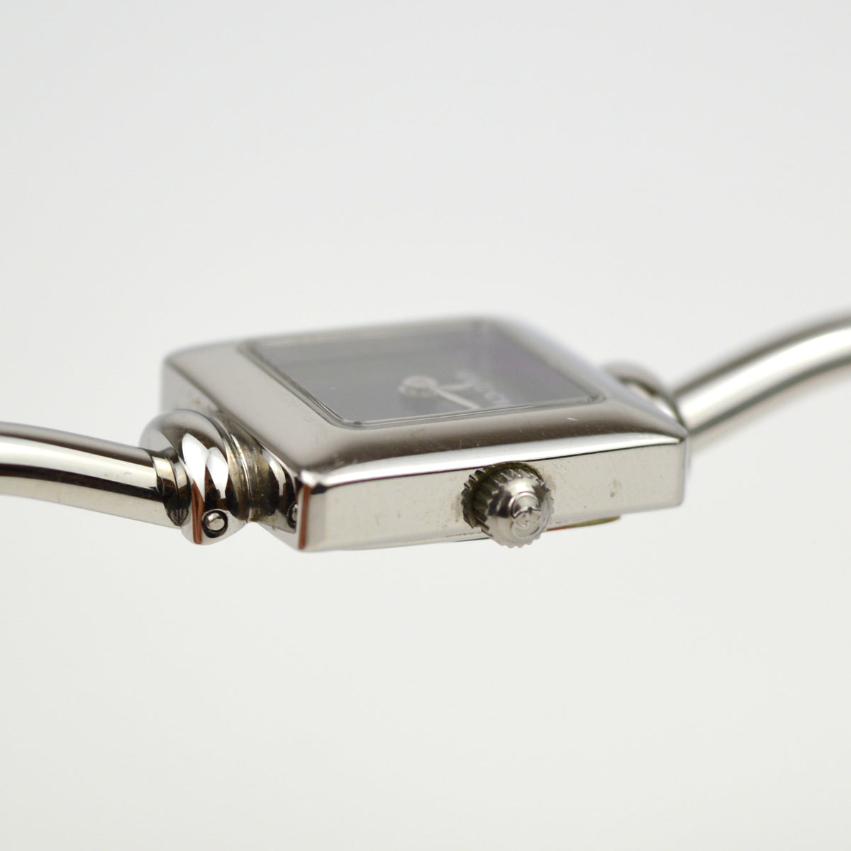Gucci 1900L Bangle Vintage Watch